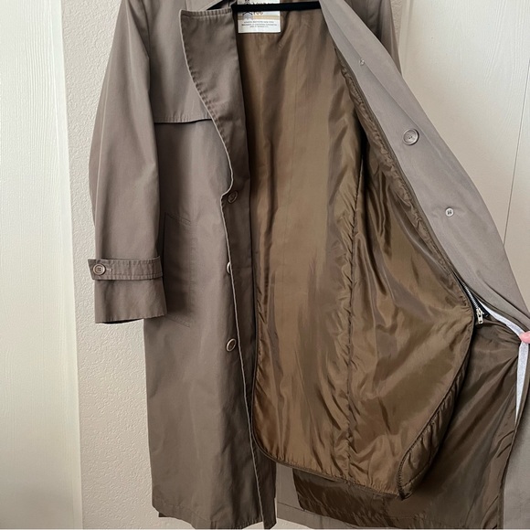 Vintage London Fog Double Breasted Trench Coat Size 36 S Tie Belt Unisex Tan - Picture 8 of 14